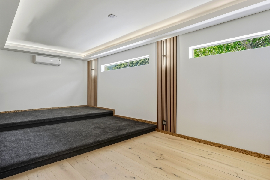 5 Bedroom Property for Sale in Camps Bay Western Cape